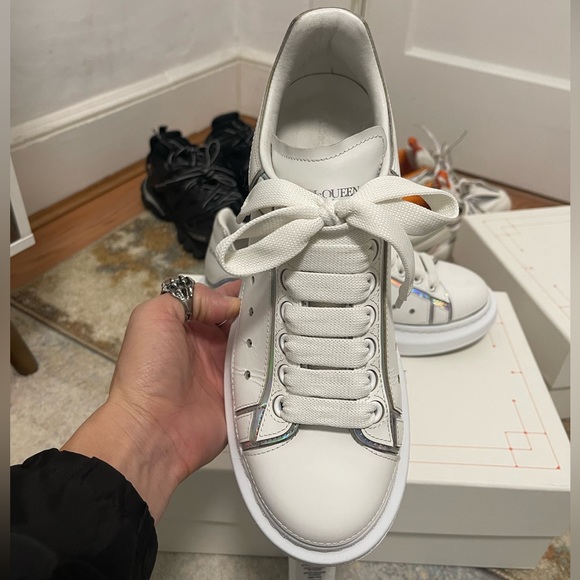 EUC Men Sz 8 (Euro Sz 41) Alexander McQueen Sneakers In White/Reflective Silver - Picture 11 of 16